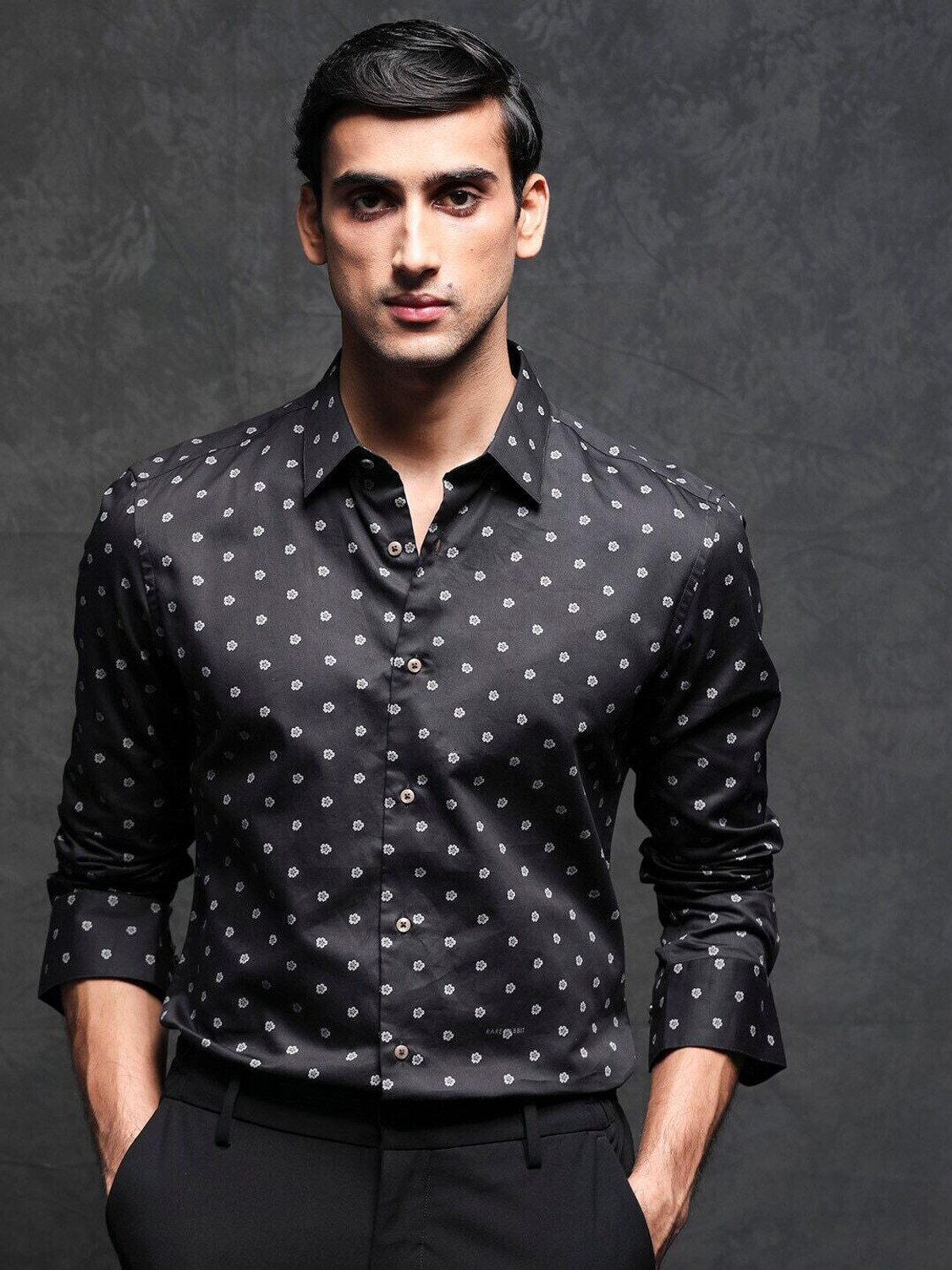 Image of Roadster Men Regular Fit Solid Mandarin Collar Casual Shirt