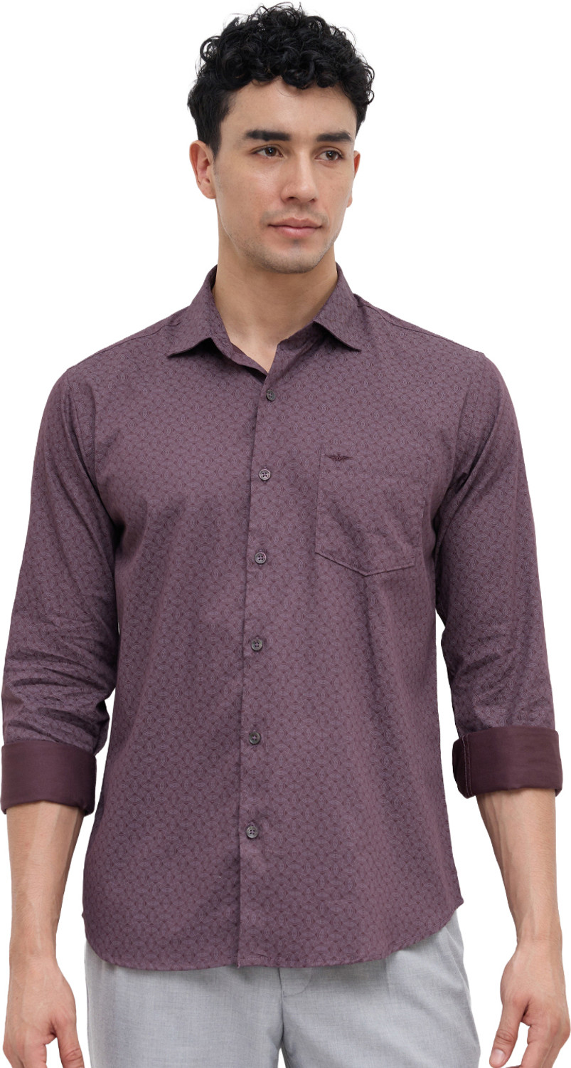Image of PETER ENGLAND Men Slim Fit Solid Spread Collar Casual Shirt