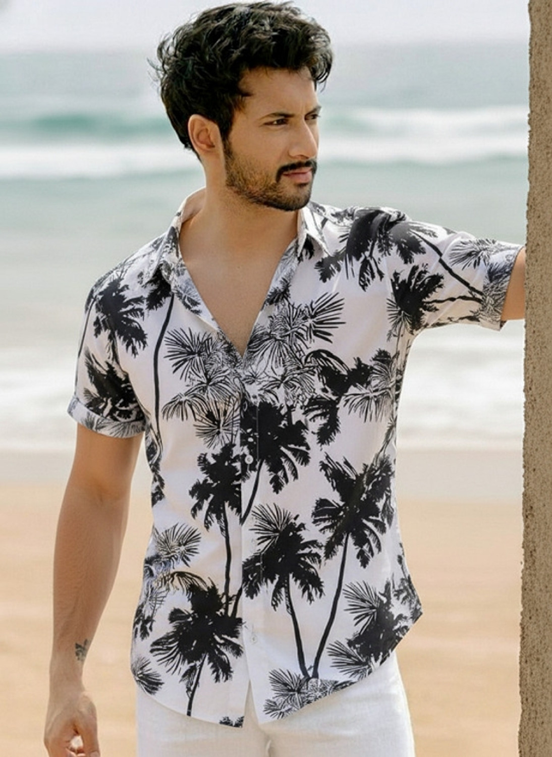 Image of SEVENTEENSTITCH Men Regular Fit Printed Spread Collar Casual Shirt