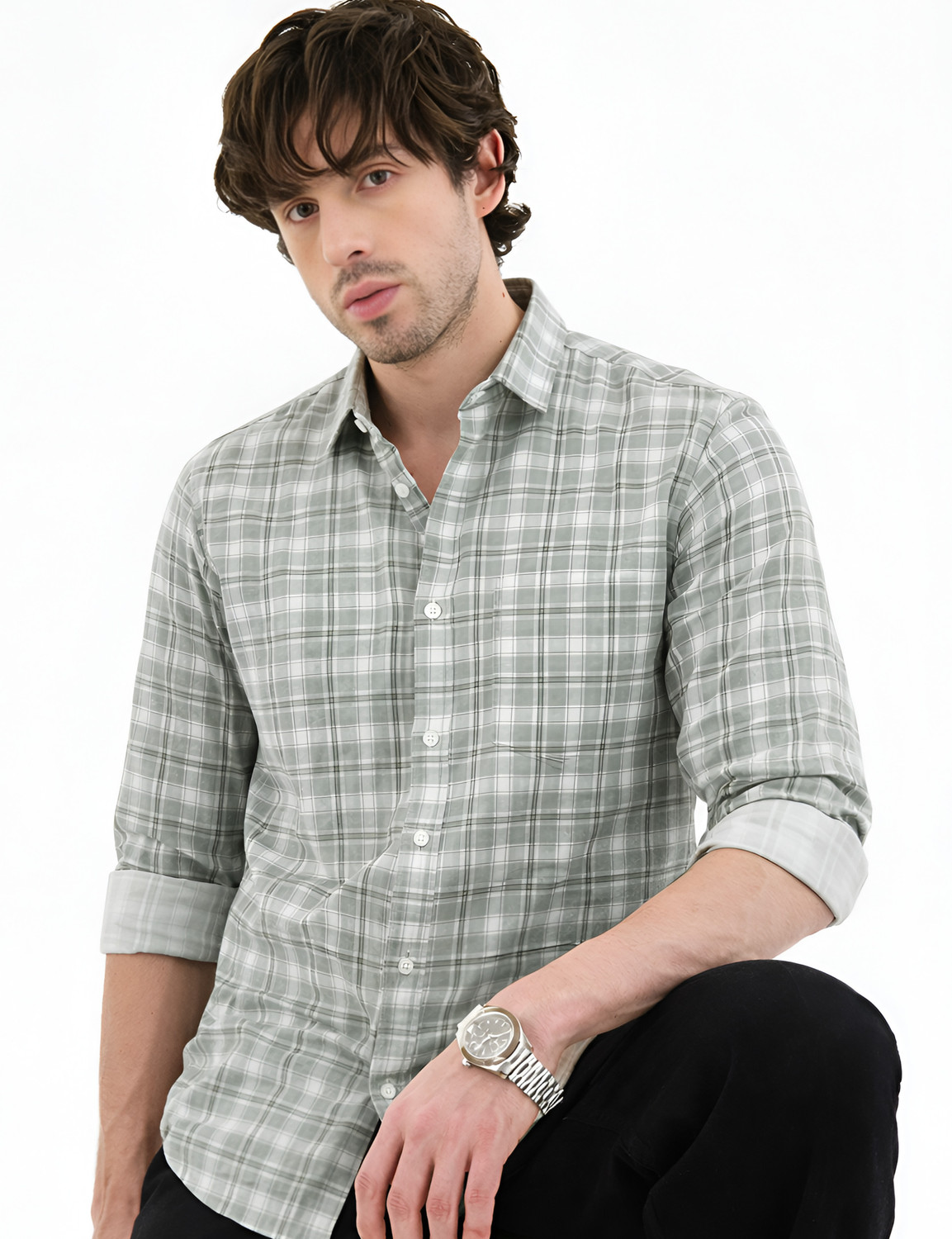 Image of Roadster Men Regular Fit Solid Spread Collar Casual Shirt