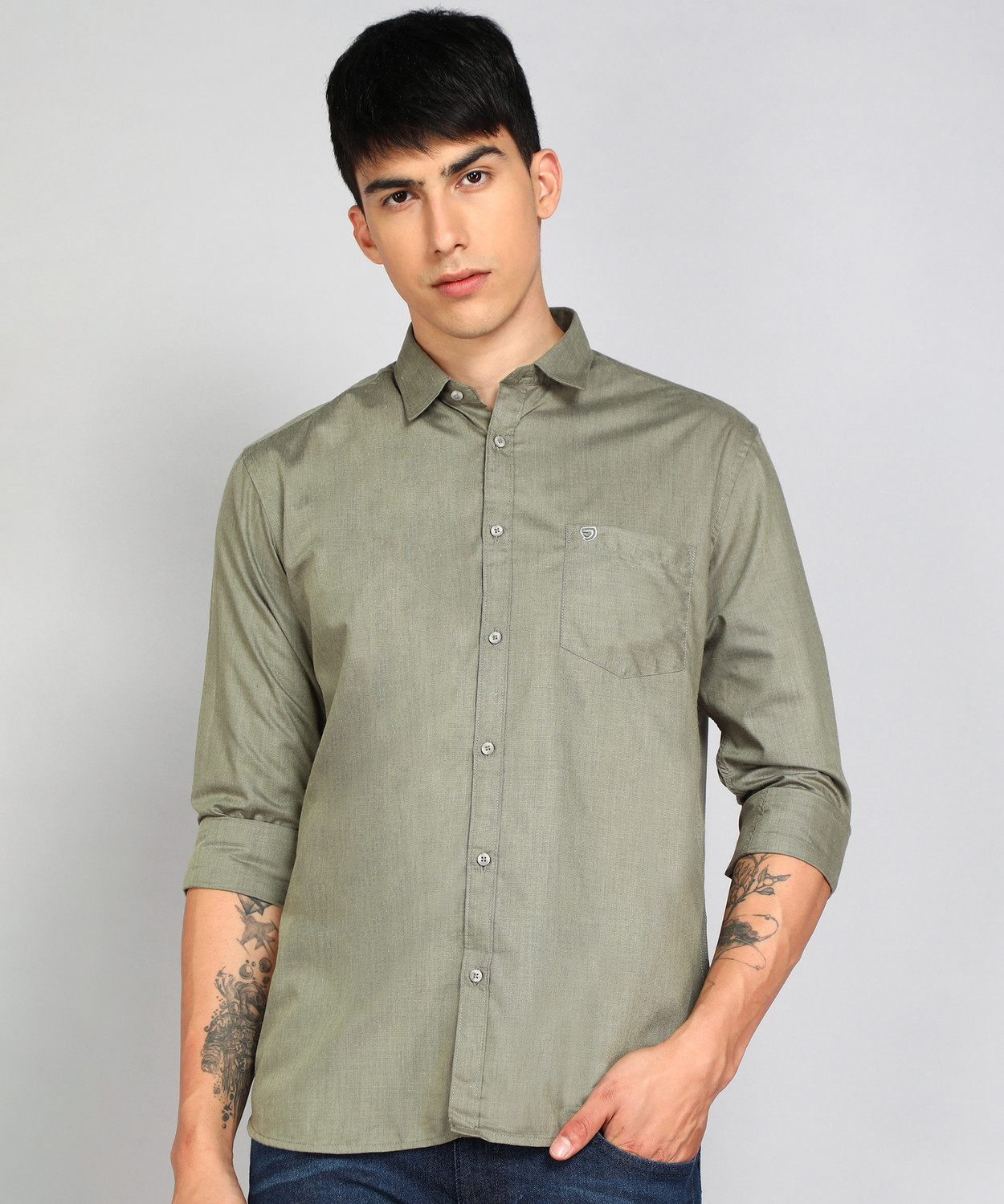Image of SHABIB Men Relaxed Fit Solid Spread Collar Casual Shirt