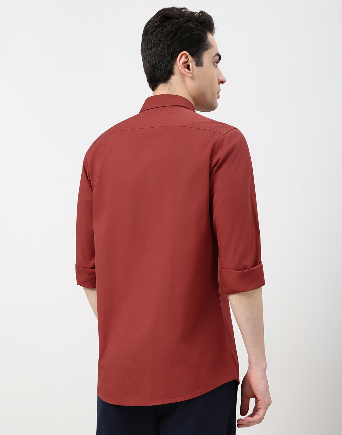 Image of PETER ENGLAND Men Slim Fit Solid Spread Collar Casual Shirt