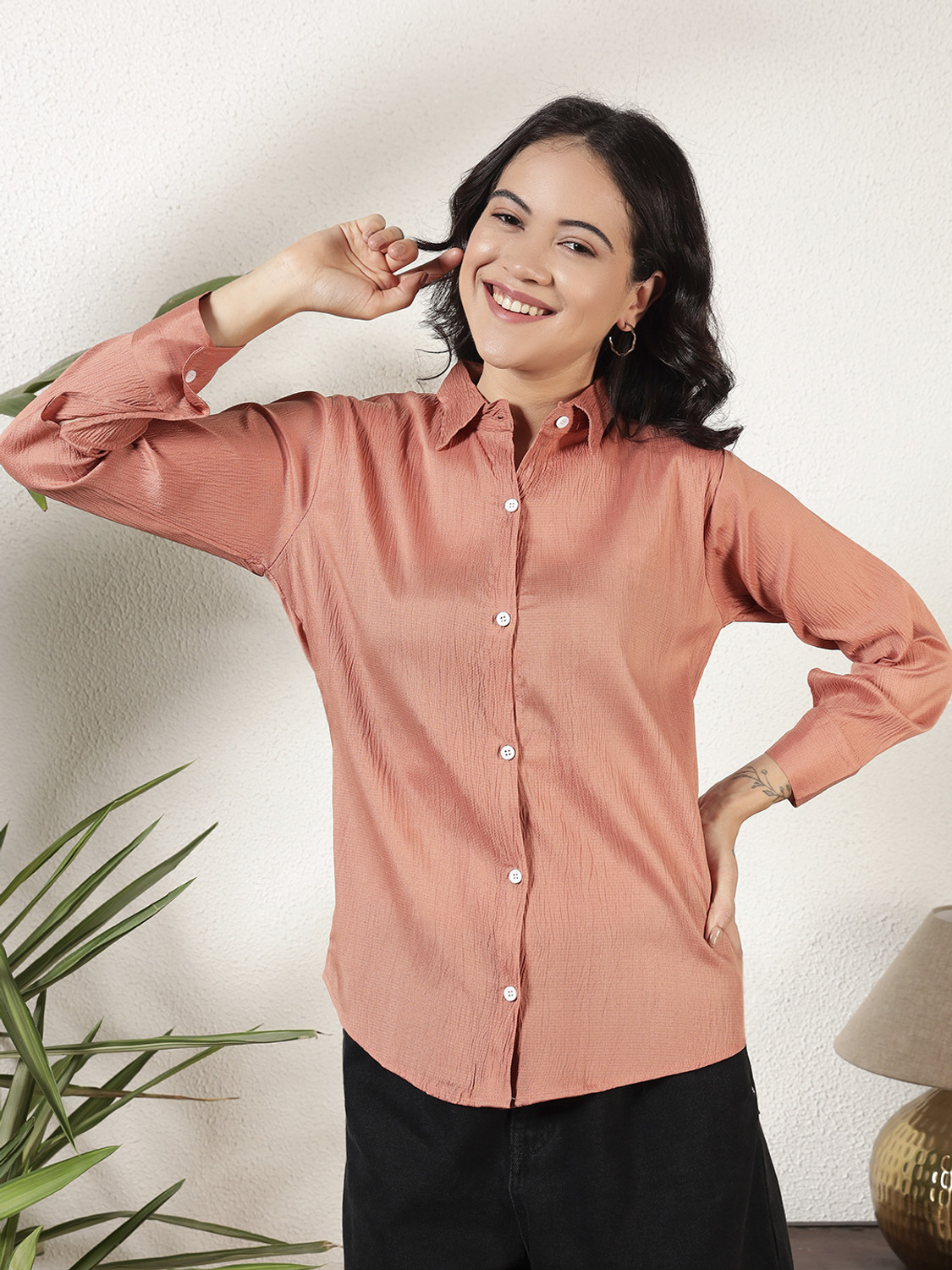 Image of VERO MODA Women Regular Fit Solid Spread Collar Casual Shirt