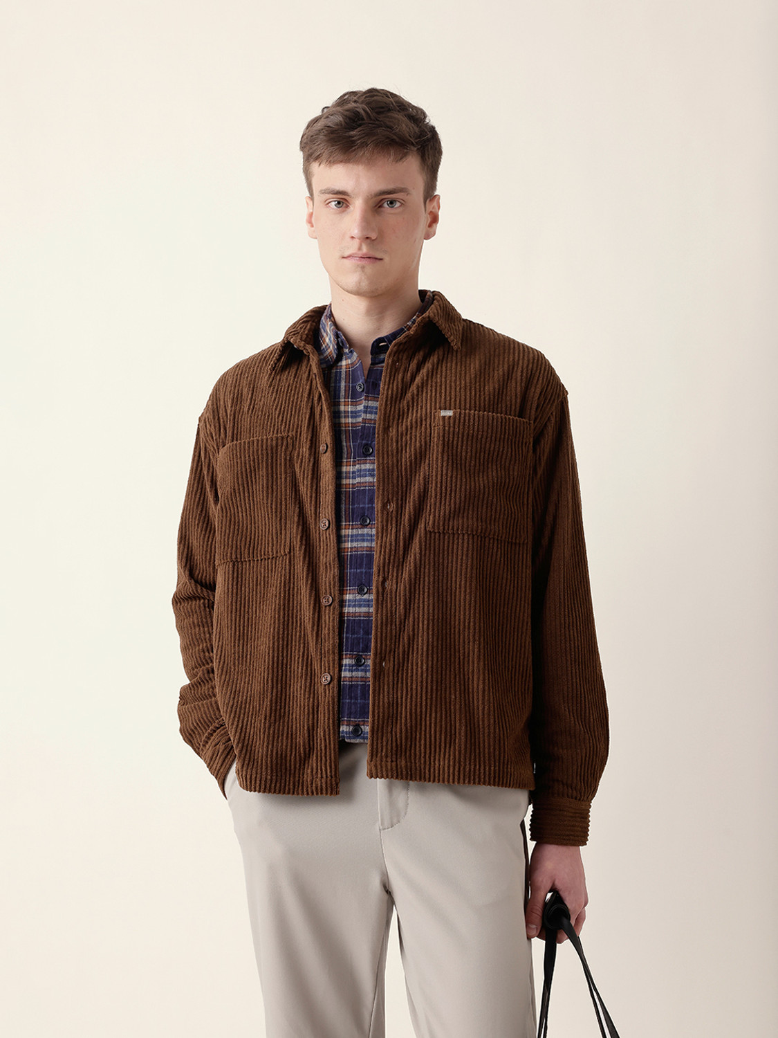 THE BEAR HOUSE Men Oversized Fit Spread Collar Shirt - Image 1