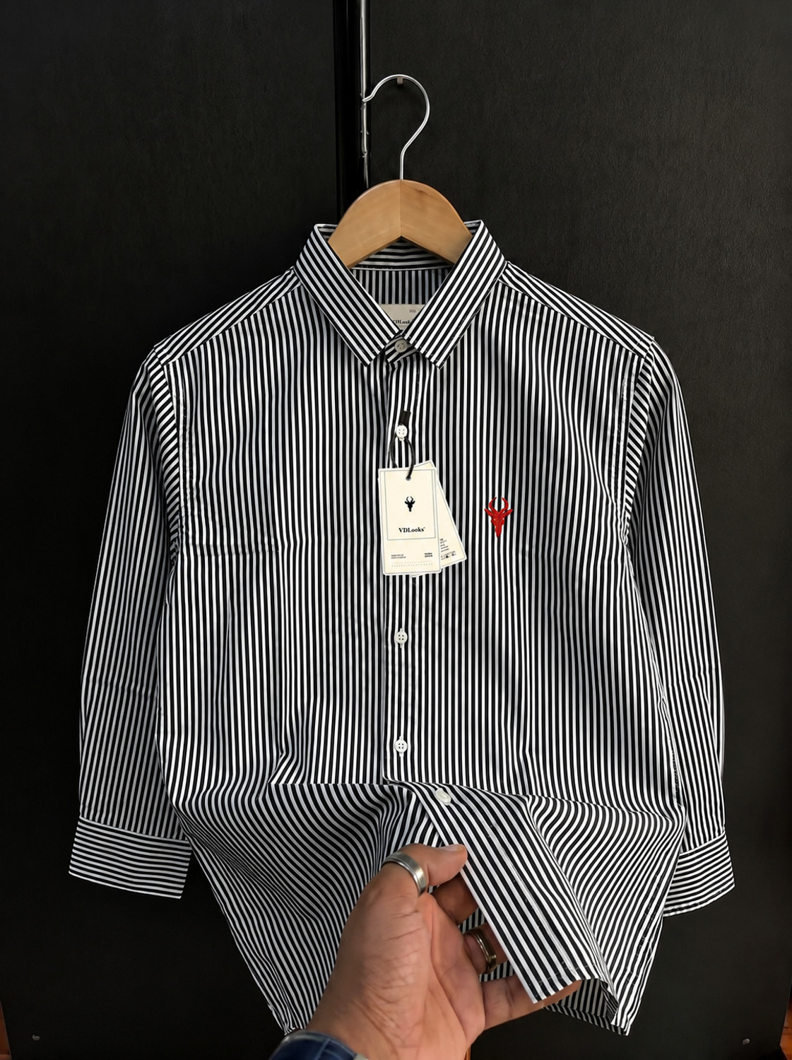 vdlooks Men Regular Fit Striped Shirt - Image 1