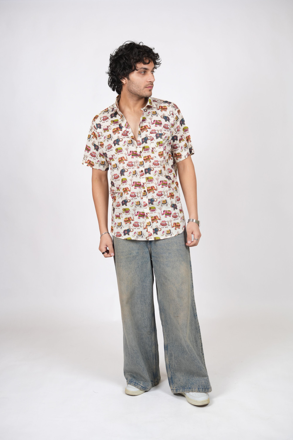 Image of trouwaille Men Regular Fit Printed Button Down Collar Casual Shirt
