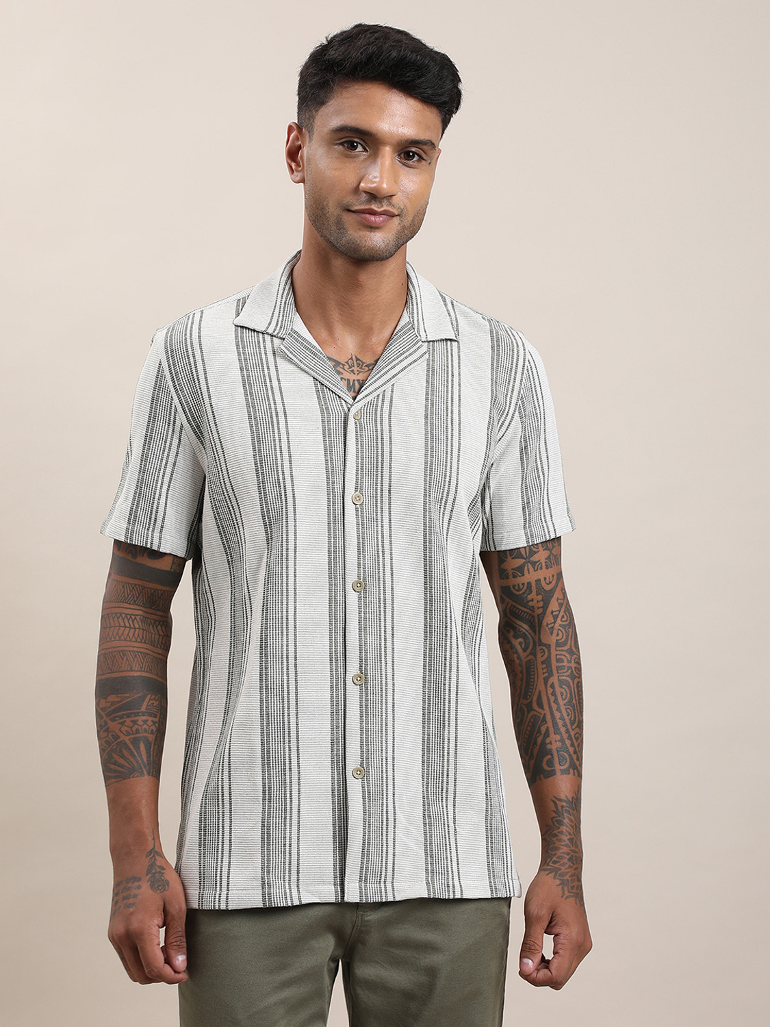 Image of uniquelook Men Regular Fit Printed Casual Shirt