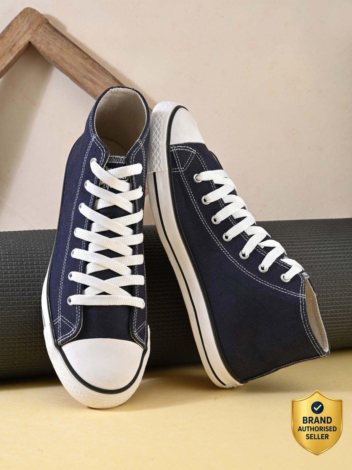 Roadster Men's Lightweight Casual Canvas Shoes - Image 1