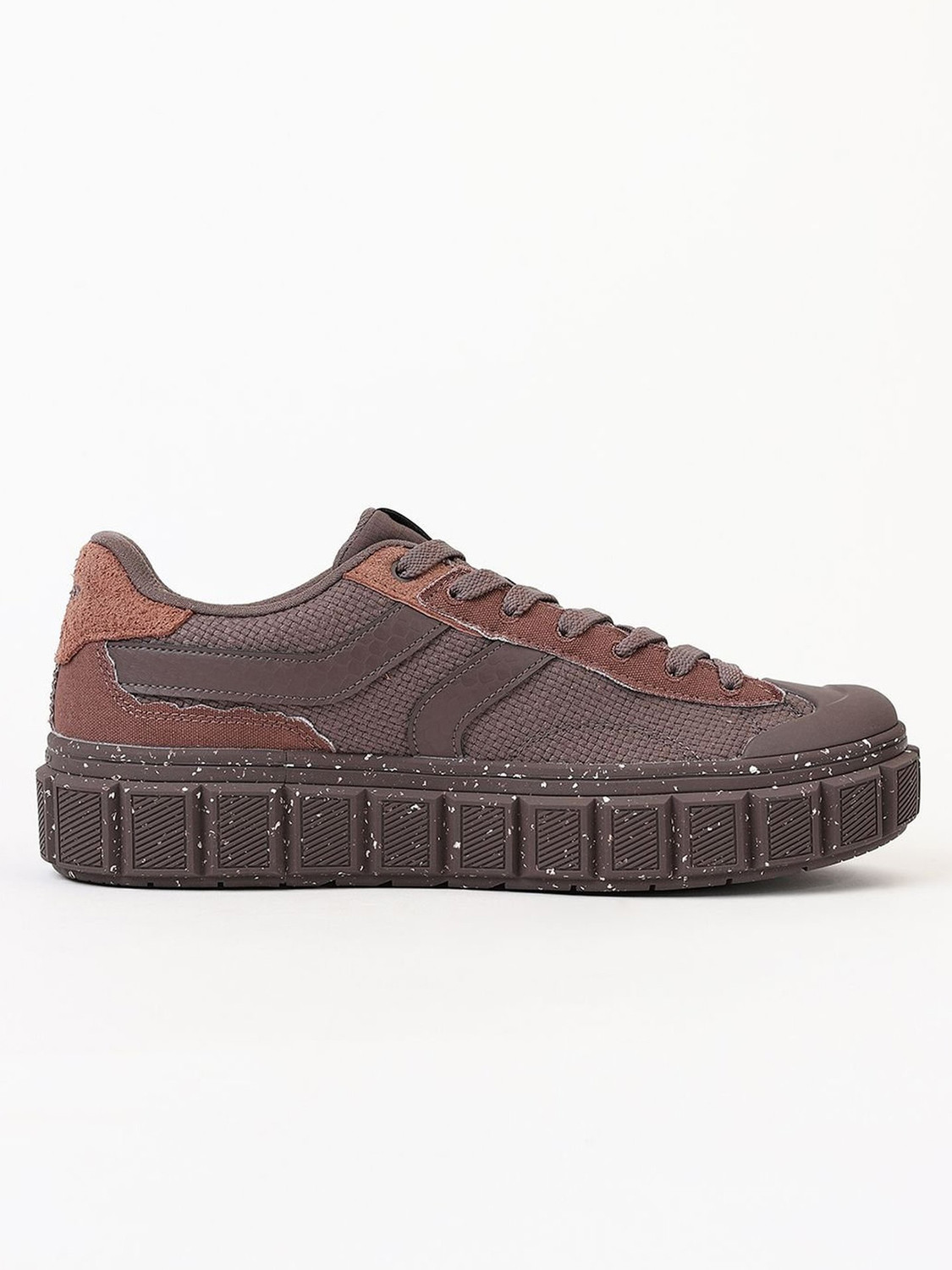 Image of Xtep Chocolate Low Top Sneakers For Men (Brown , 10)