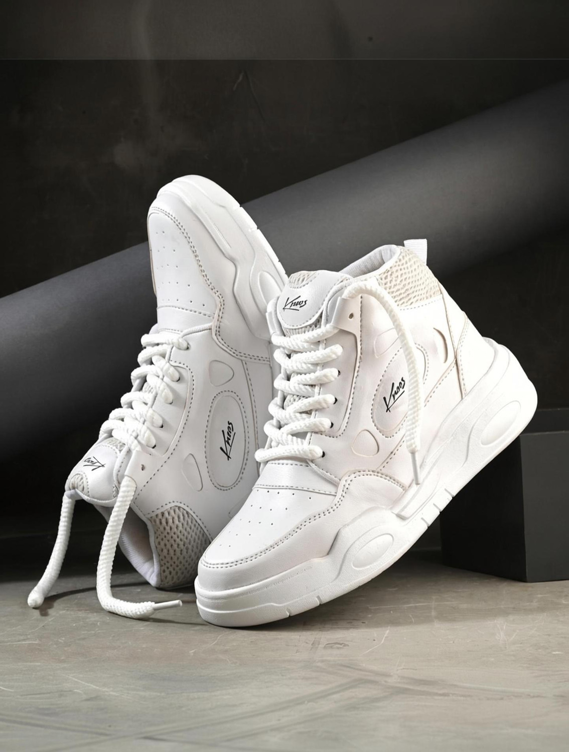 Knoos Men's Sneakers - Image 1