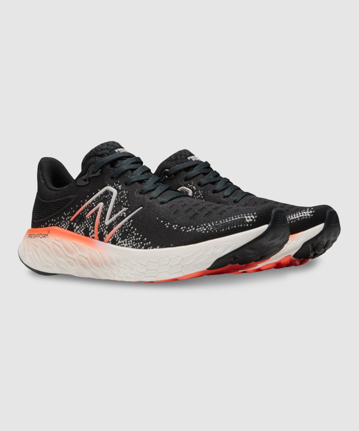 Image of New Balance 1080 Running Shoes For Women (Black , 6)