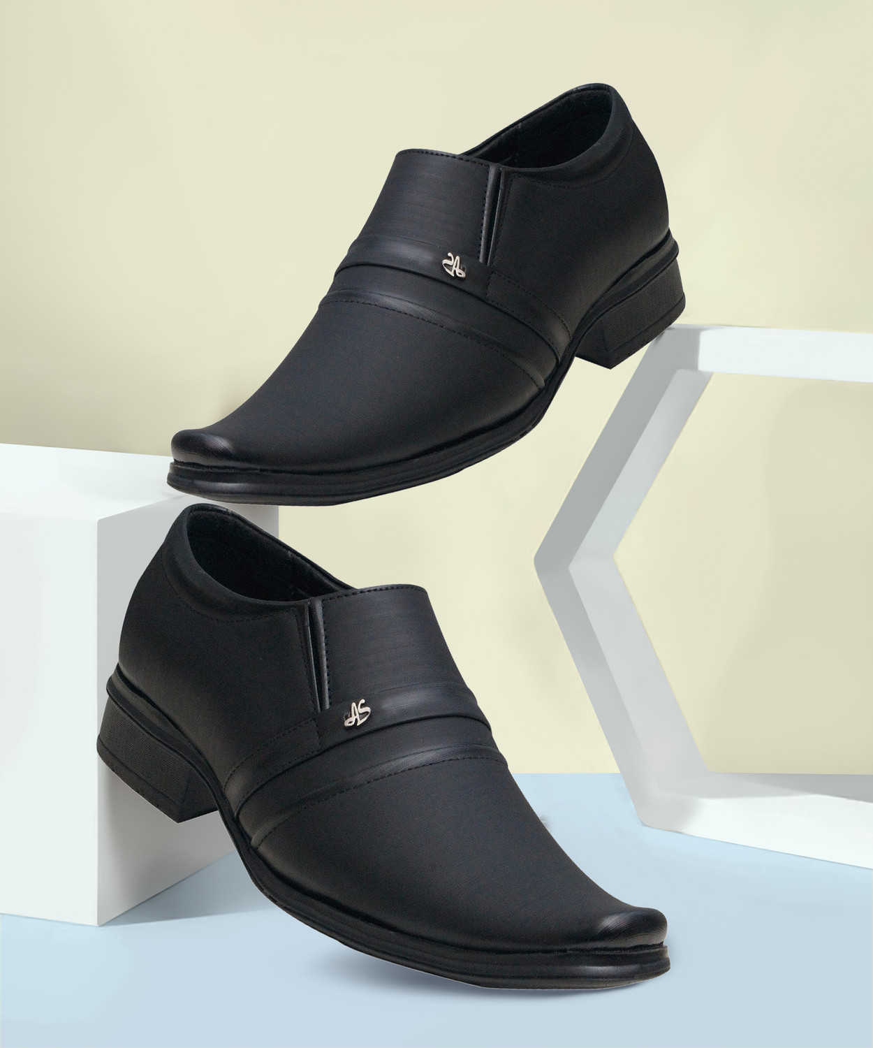 Image of Deekada Slip On For Men (Black , 6)