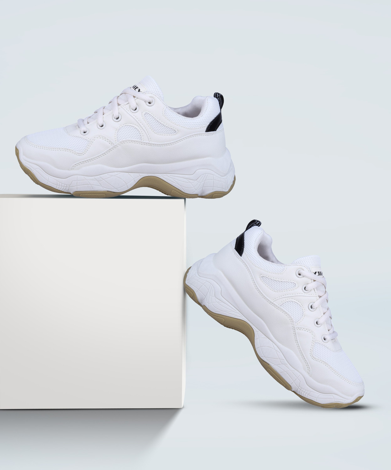 Image of NIKE wmns air winflo 11 Running Shoes For Women (White , 5)