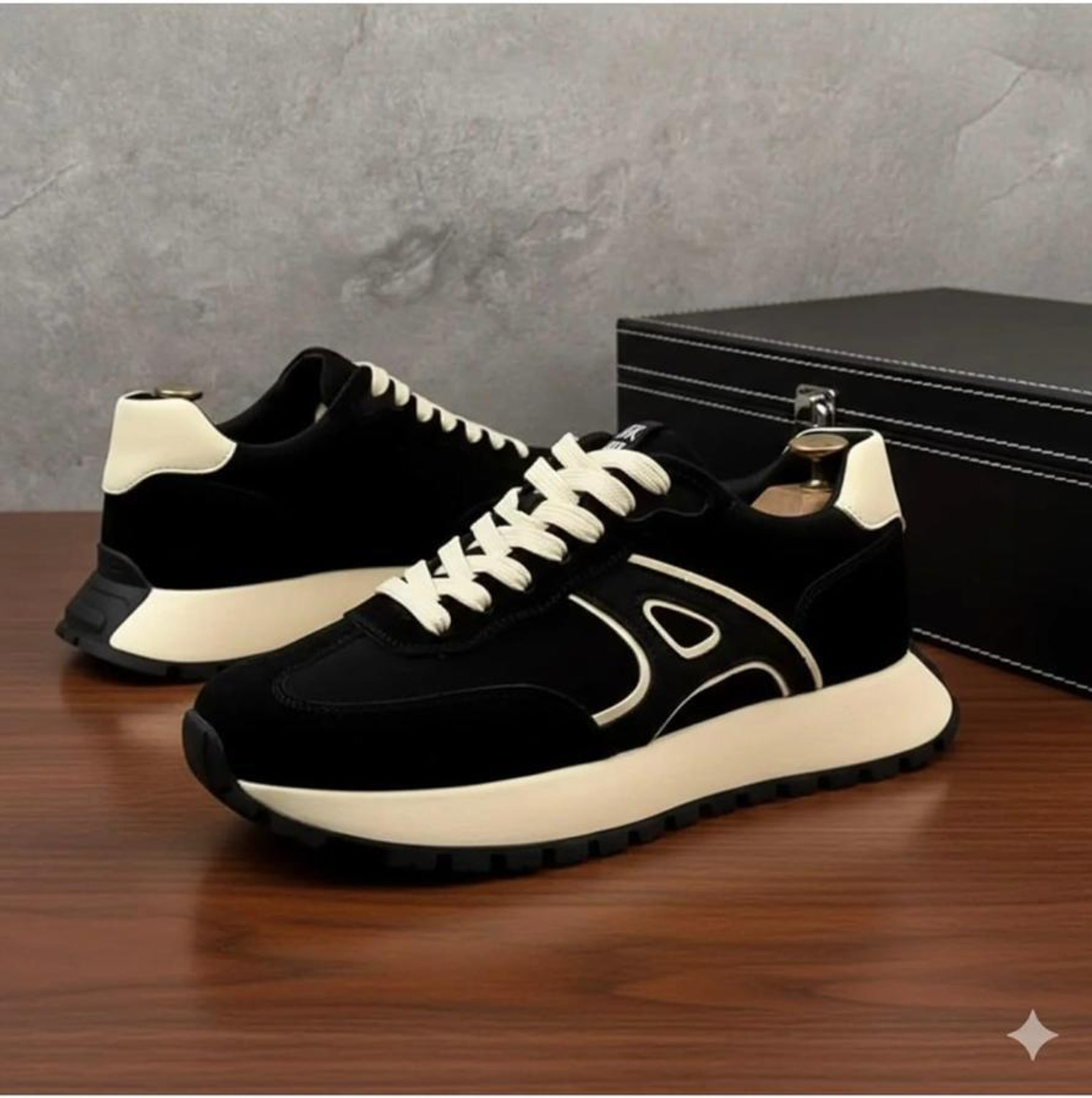 liosun Men's Sneakers - Image 1