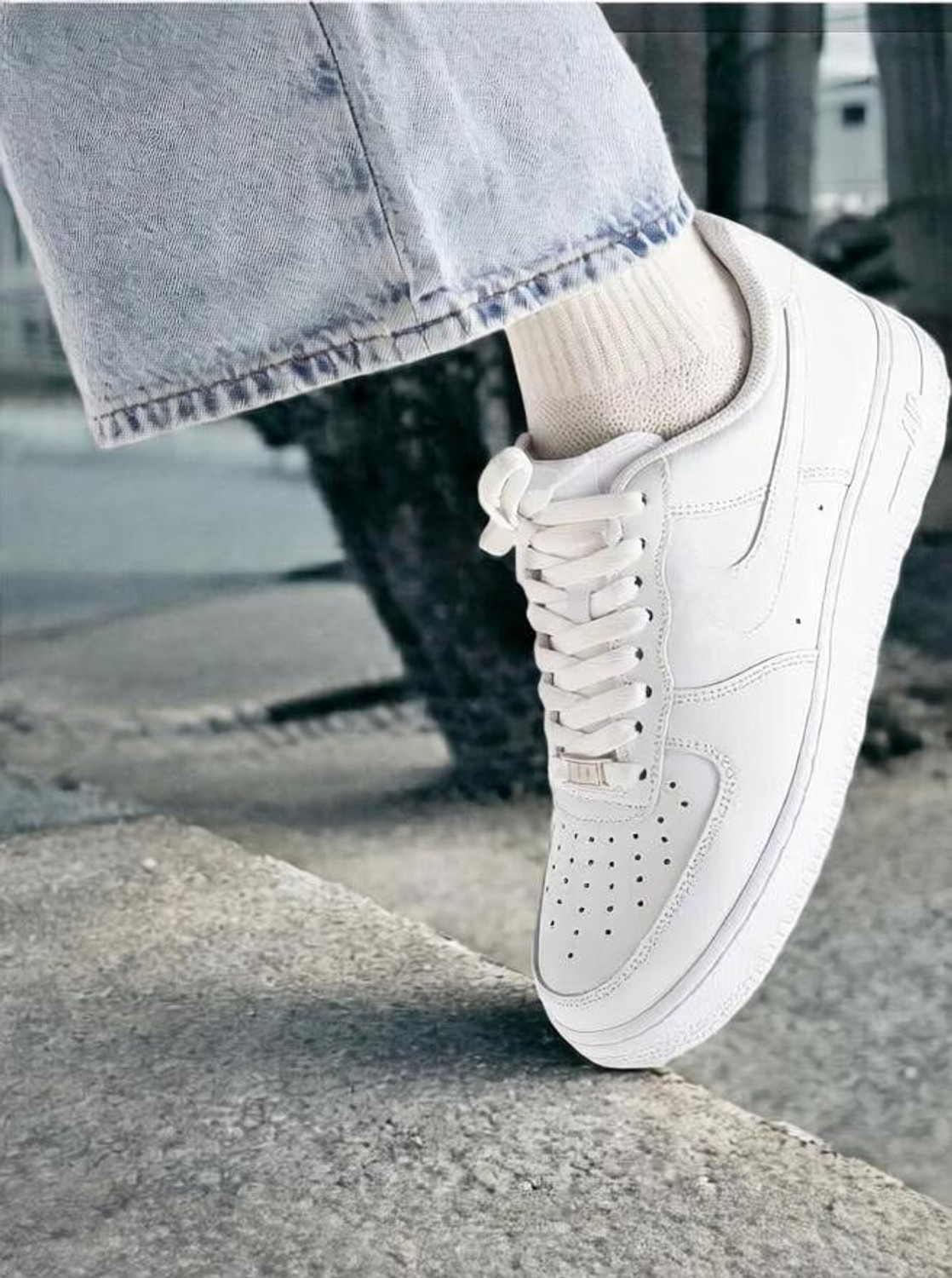 Image of BN STYLE green white sneakers Sneakers For Men (White, Green , 7)