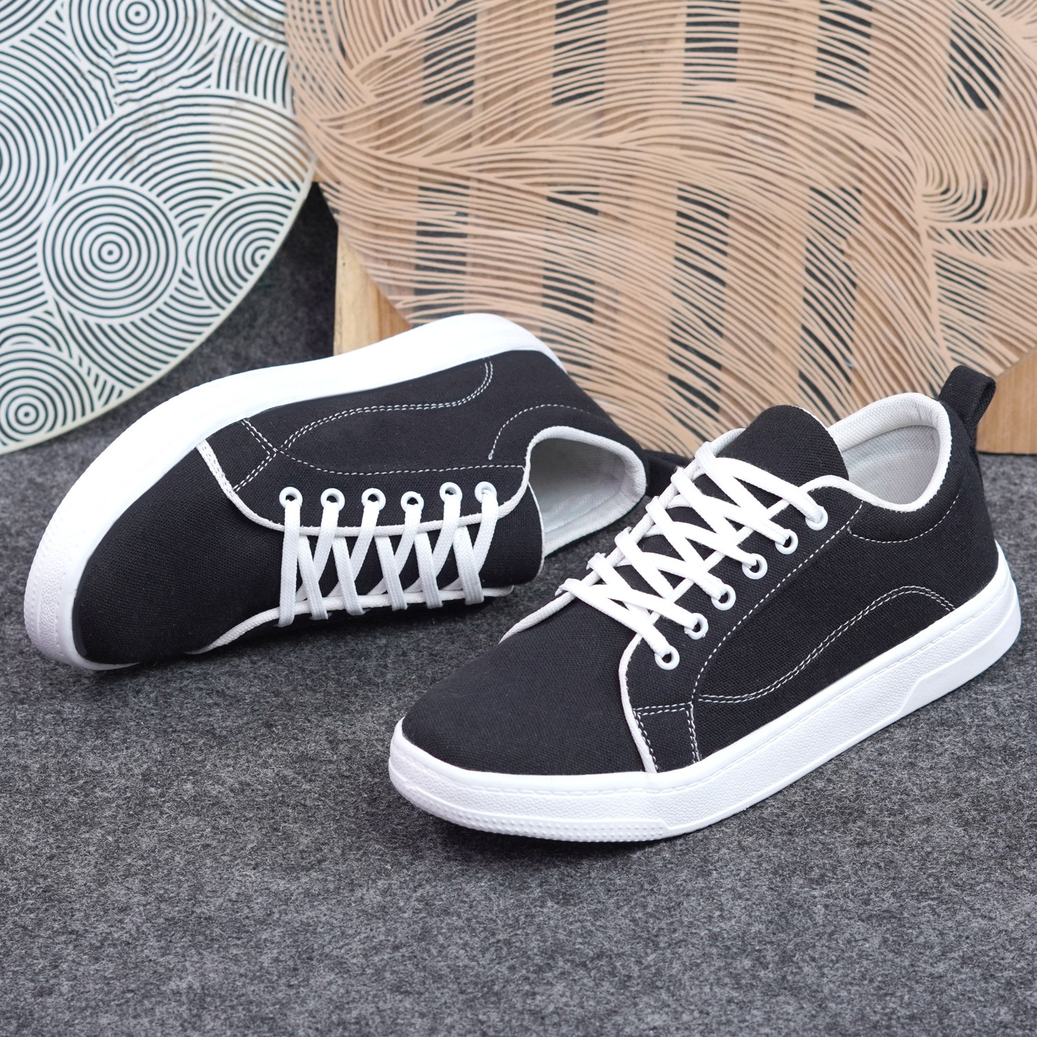 Image of ROASTER Sneakers For Men (Multicolor , 9)