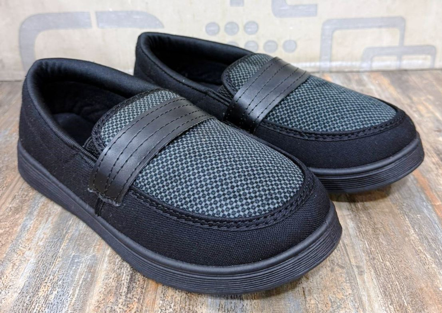 Image of Beacon Getting Shoes Sneakers For Men (Black , 8)