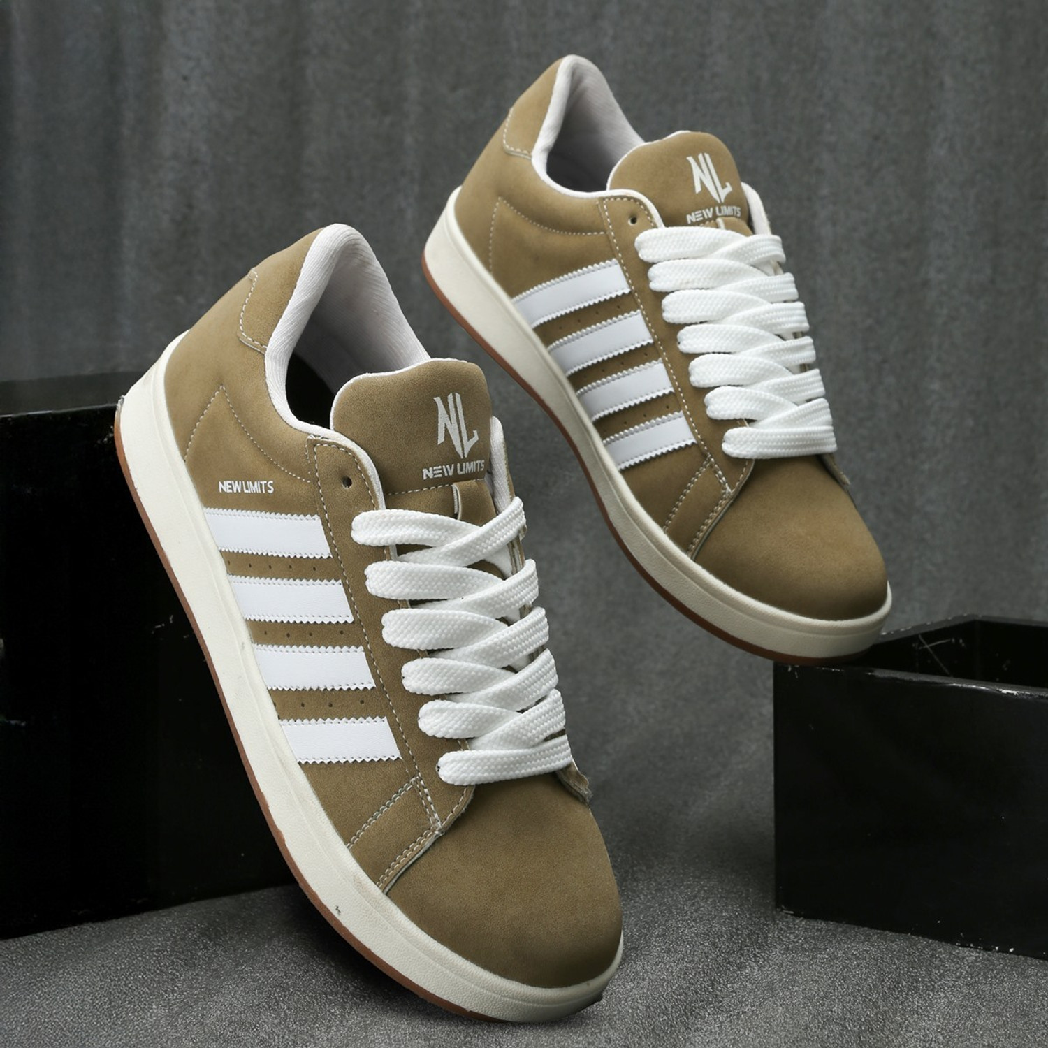 New Limits Trail Men's Casual Sneakers (White, Beige, UK 7) - Image 1