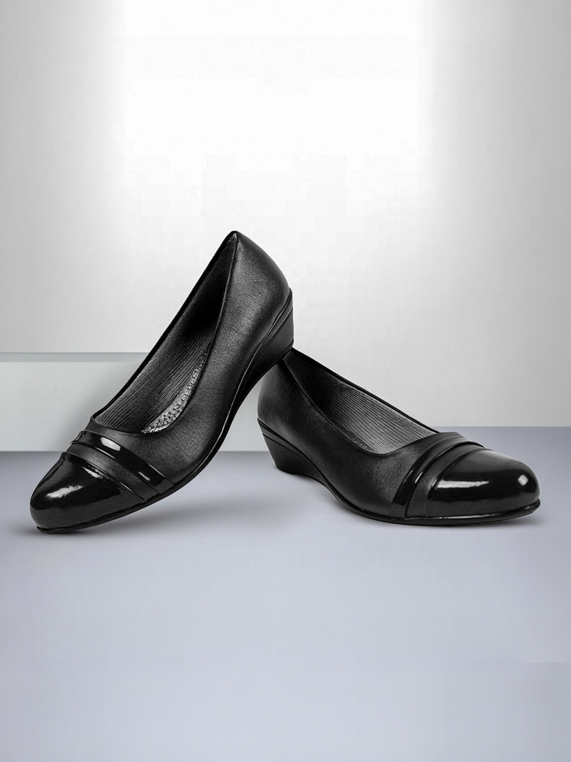 Image of TOSHINA SHOES KING Bellies Slip On For Women (Black , 8)
