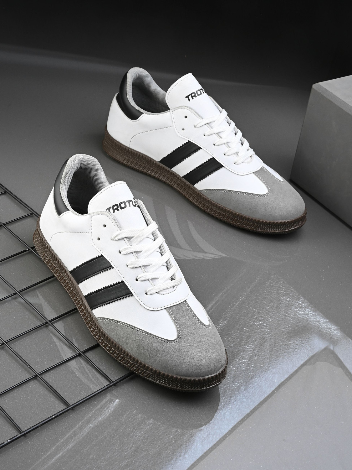 Image of SS ENTERPRISE New Fashion Outdoor Trendy Lightweight Casual Sneakers For Men (White , 9)