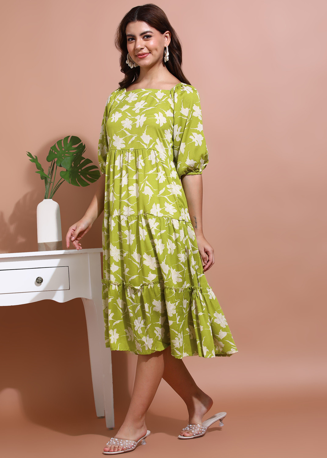 Image of HARIKRISHNA Floral Print Crepe Anarkali Kurta for Women (Green, White)