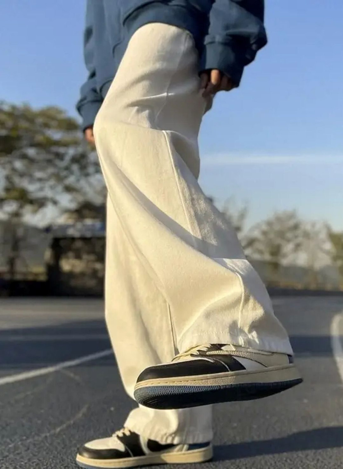 Image of MULTISOLARTECH Men Loose Fit High Rise Beige Jeans