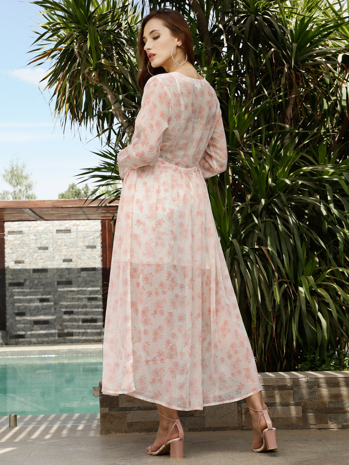 Image of Sera Women Longline Full Sleeve White Shrug