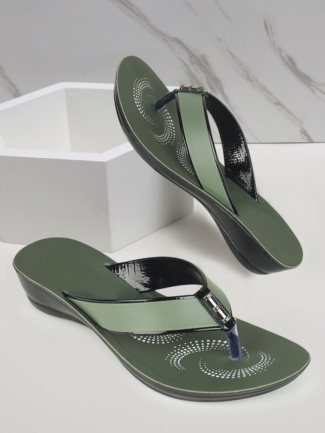 Image of Aaska Women Slippers (Black, Green , 6)
