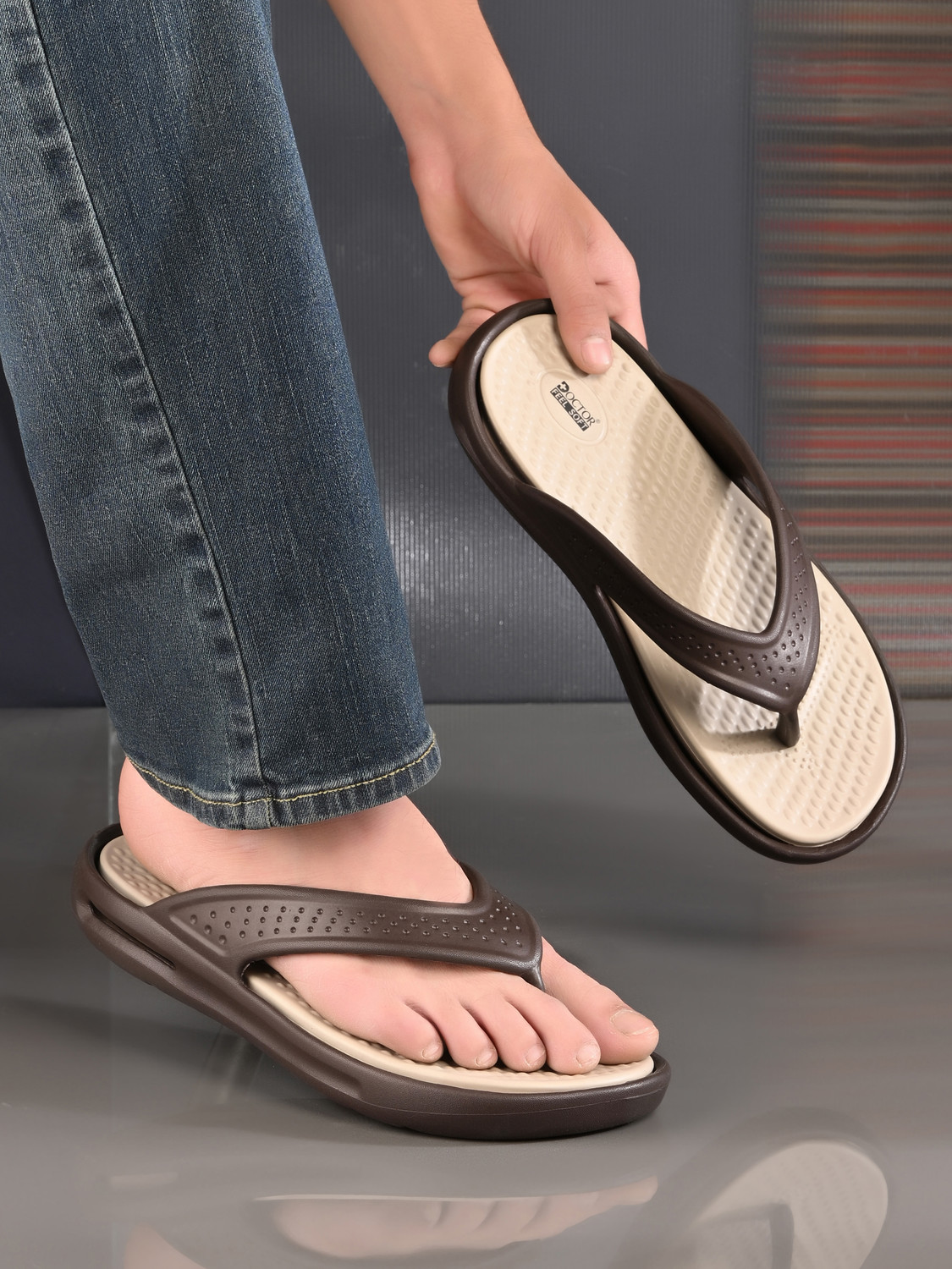 DOCTOR FEEL SOFT Men's Orthopedic Slippers - Image 1