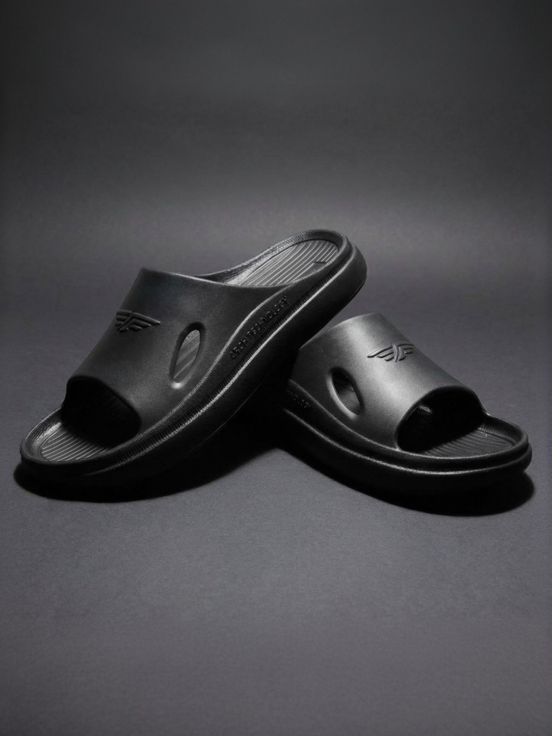 Image of RED TAPE Men Slides (Black , 9)