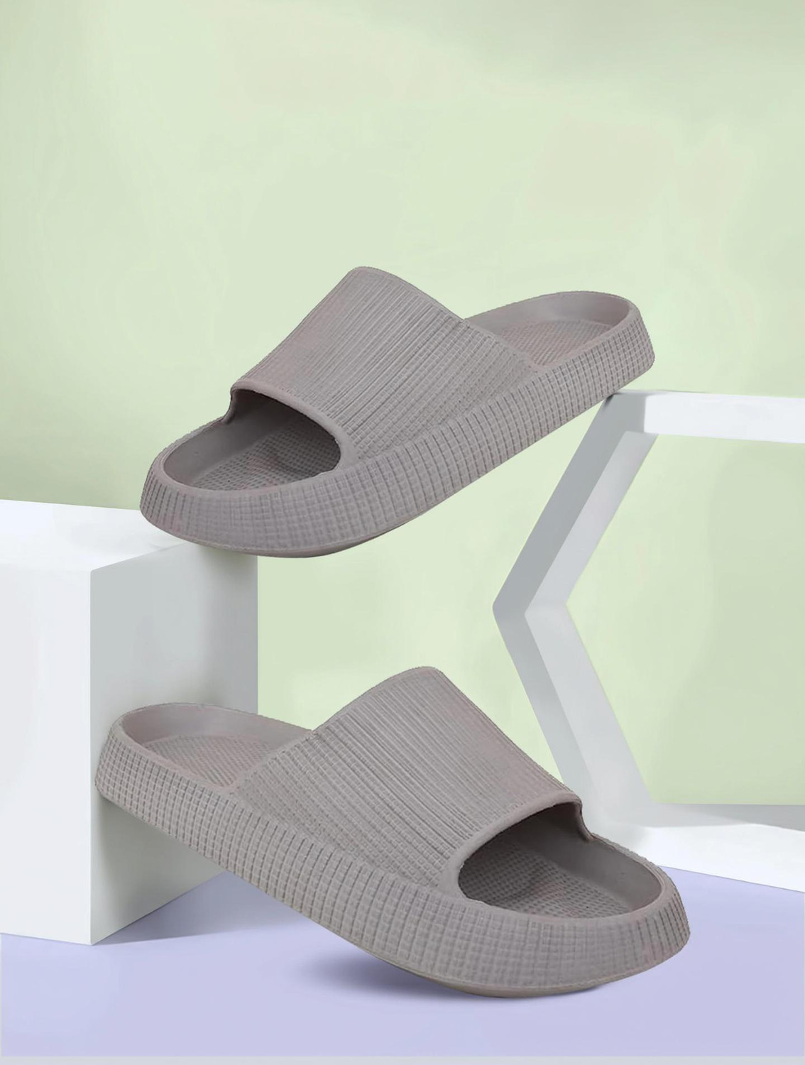 Image of Dee Rook Men Slides (Grey , 8)