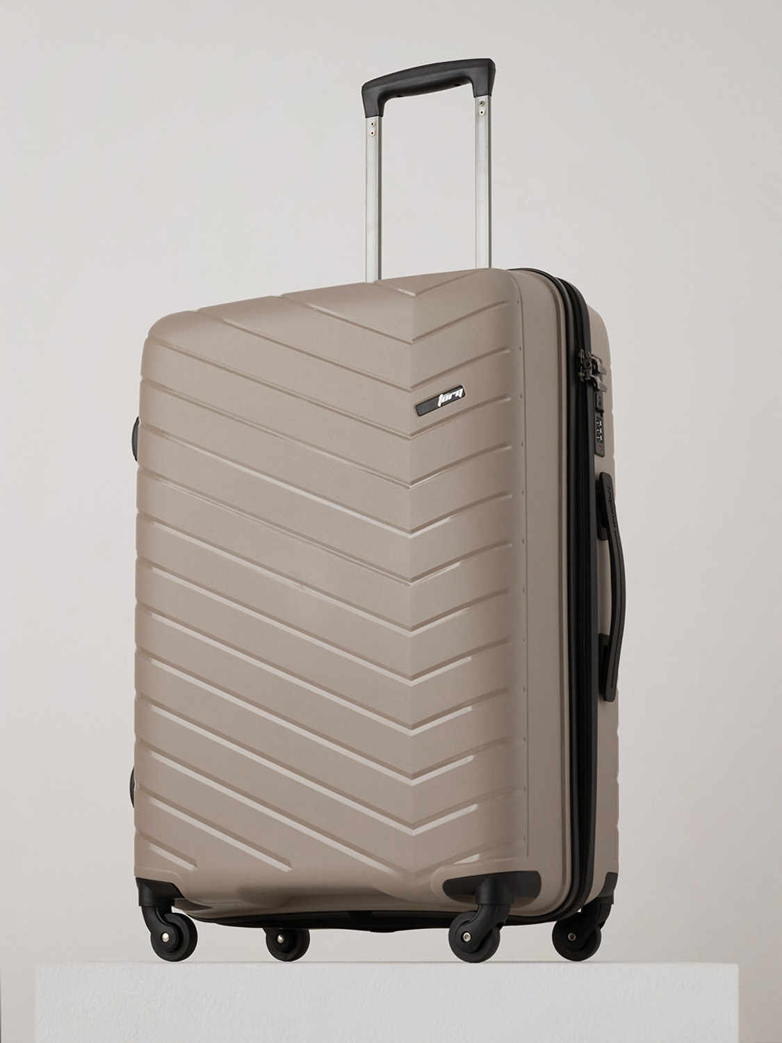 Image of AMERICAN TOURISTER Small Check-in Suitcase (33 inch) 4 Wheels - ROCKLITE 79CM RED - Red