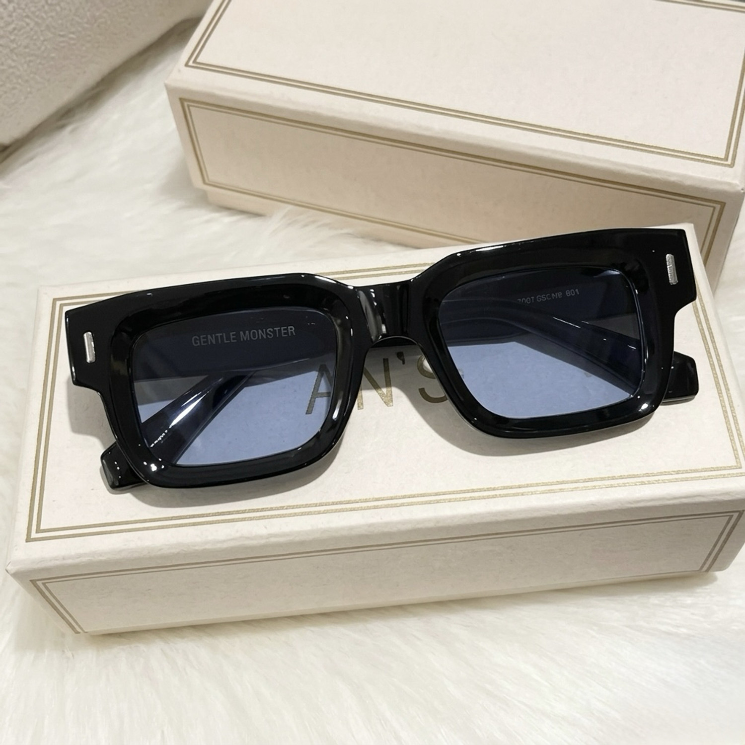 Poshh eyewear UV Protection Wayfarer Sunglasses - Image 1