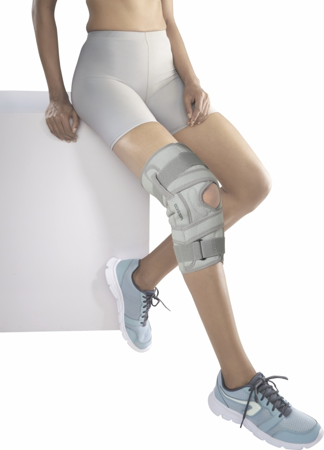 Image of VISSCO Pro- O. A. Knee Brace Open Type Right Knee Support (Black)