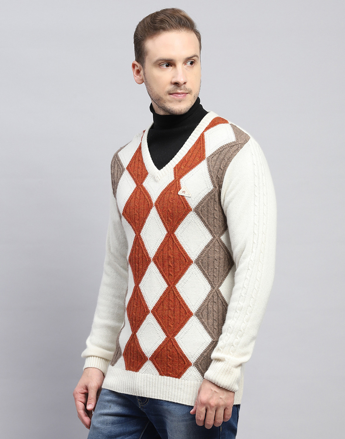 Image of MONTE CARLO Men Self Design V Neck White Sweater