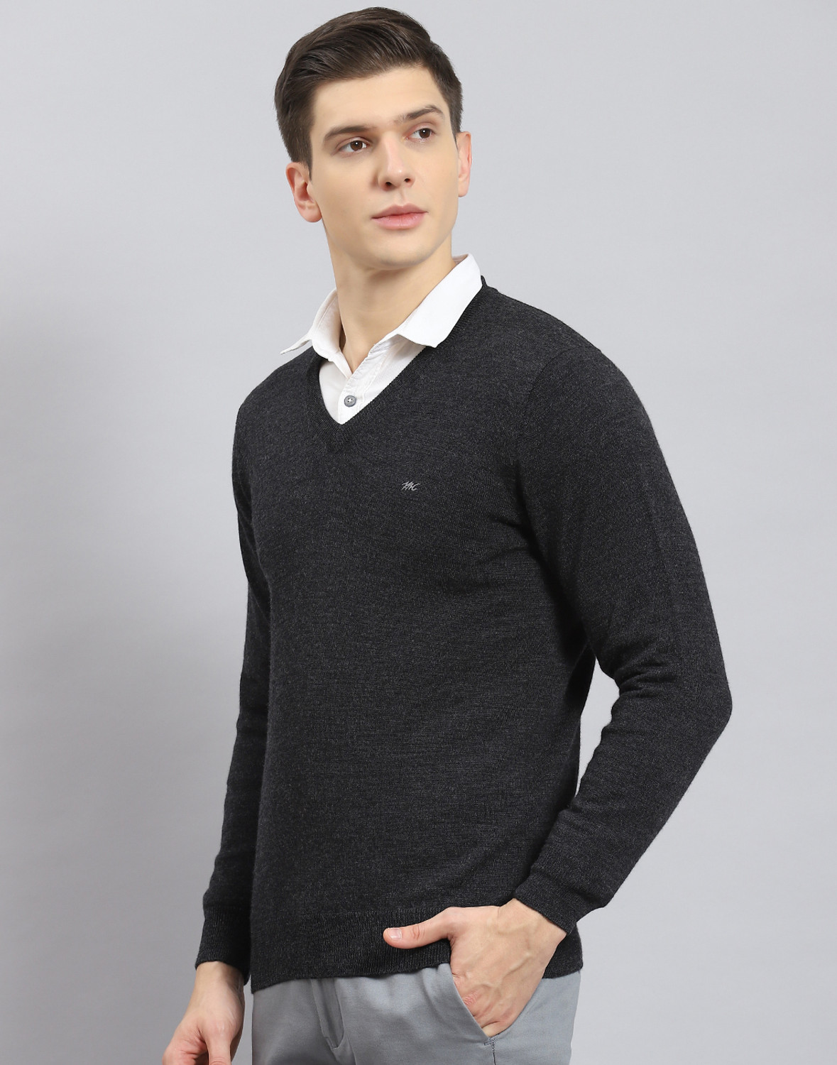 Image of MONTE CARLO Men Solid V Neck Grey Sweater