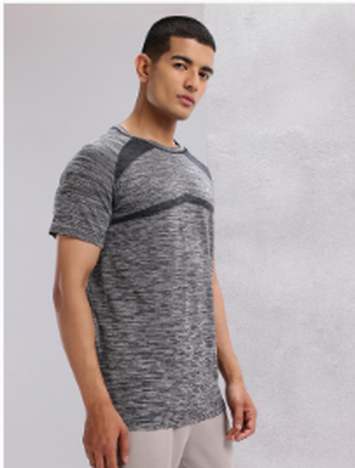 Image of HRX by Hrithik Roshan Men Solid Polo Neck Cotton Blend White T-Shirt