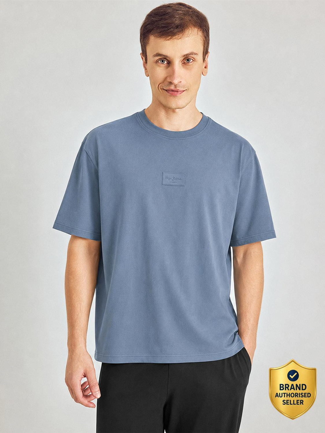 Image of LEVI'S Men Solid Crew Neck Pure Cotton Blue T-Shirt