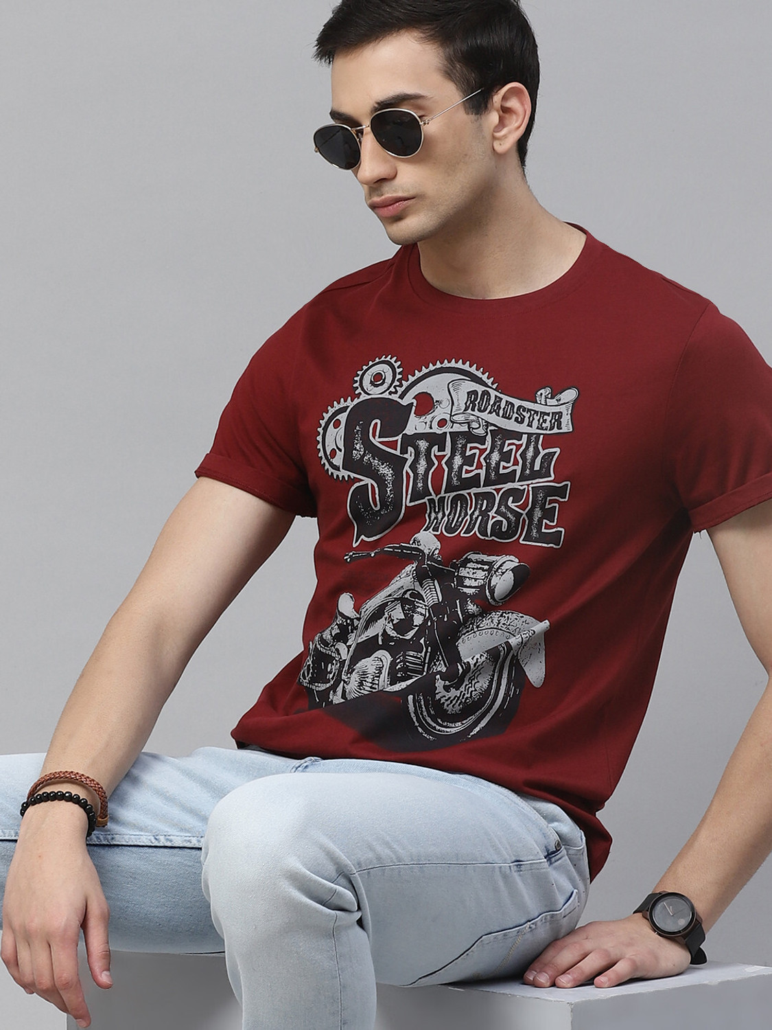 Image of Roadster Men Solid Round Neck Pure Cotton Grey T-Shirt