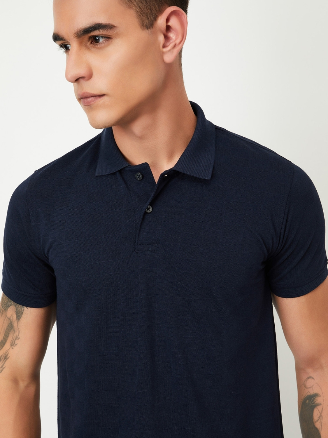 Image of max Men Solid Round Neck Cotton Blend Blue T-Shirt