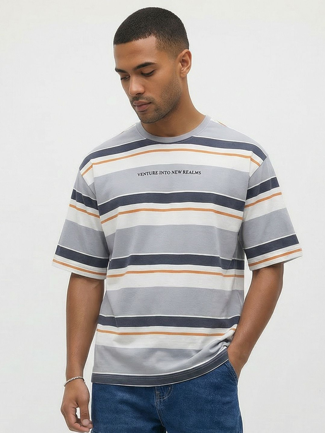 Image of Roadster Men Solid Round Neck Pure Cotton Grey T-Shirt