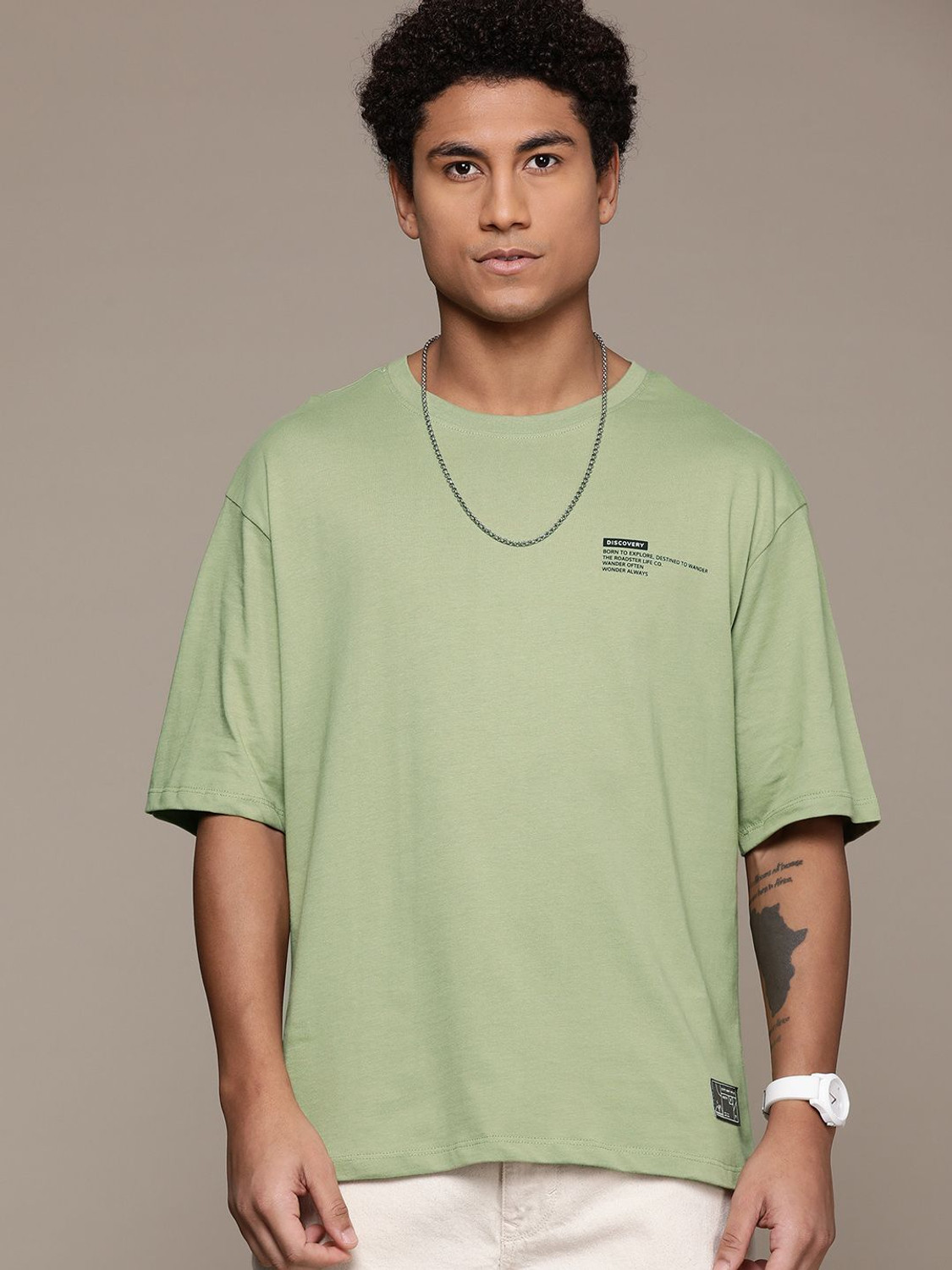 Image of Roadster Men Solid Round Neck Pure Cotton Green T-Shirt