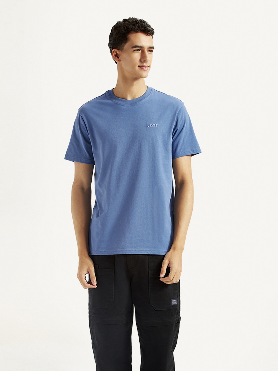 Image of LEVI'S Men Solid Crew Neck Pure Cotton Blue T-Shirt