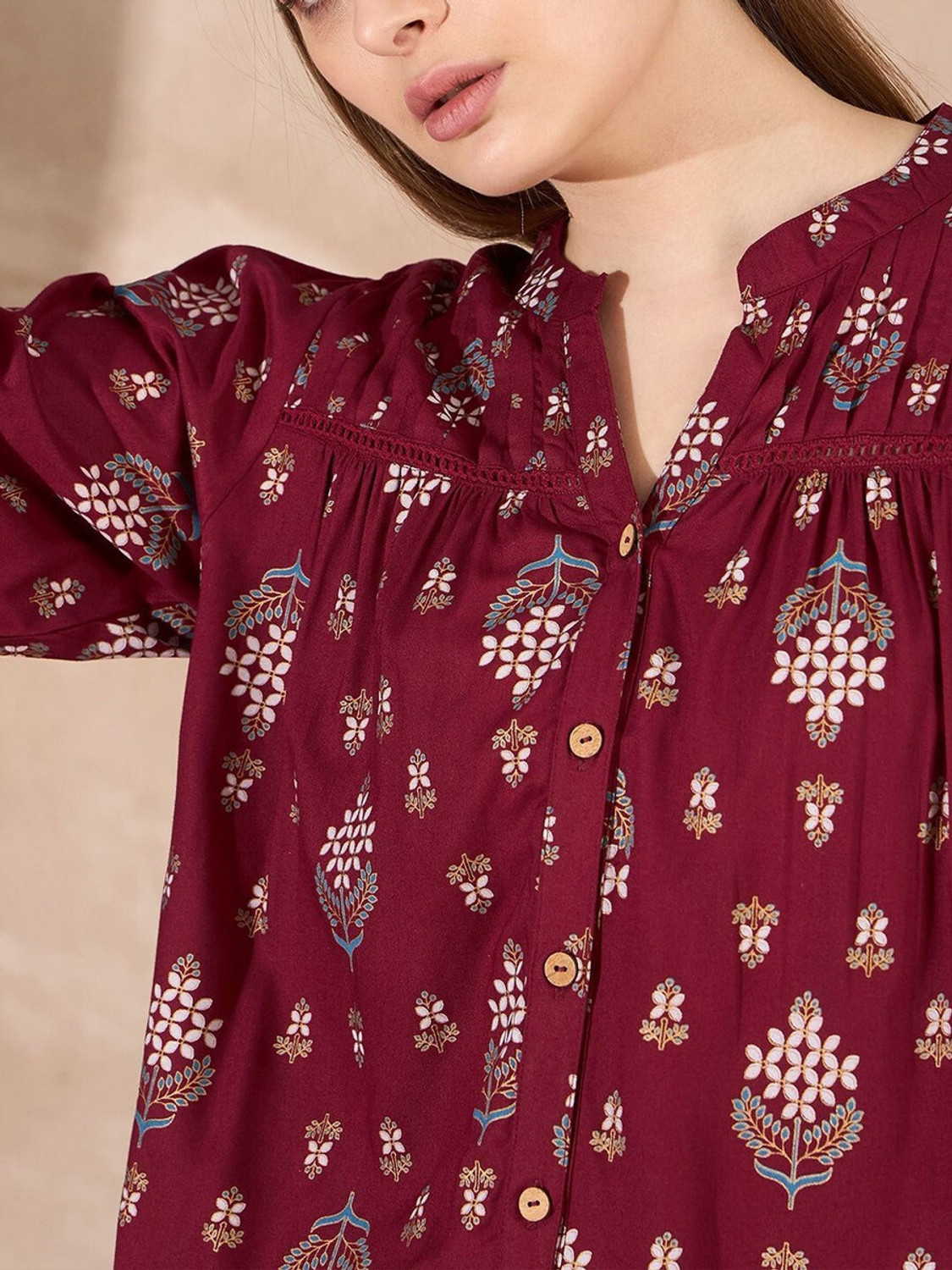 Image of Kavisaa Casual Regular Sleeves Printed Women Multicolor Top