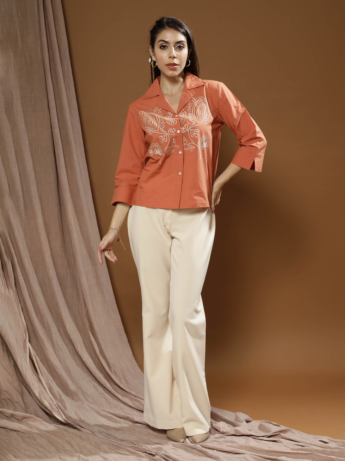 Image of VERO MODA Women Regular Fit Solid Spread Collar Casual Shirt