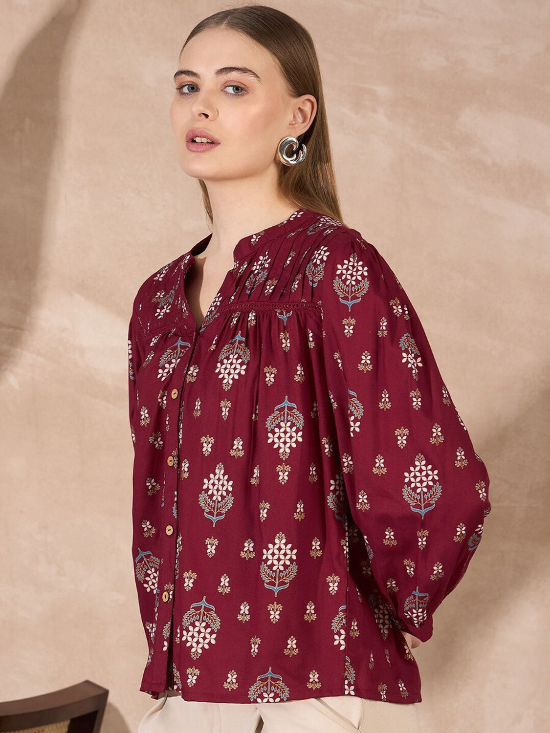 Image of Kavisaa Casual Regular Sleeves Printed Women Multicolor Top