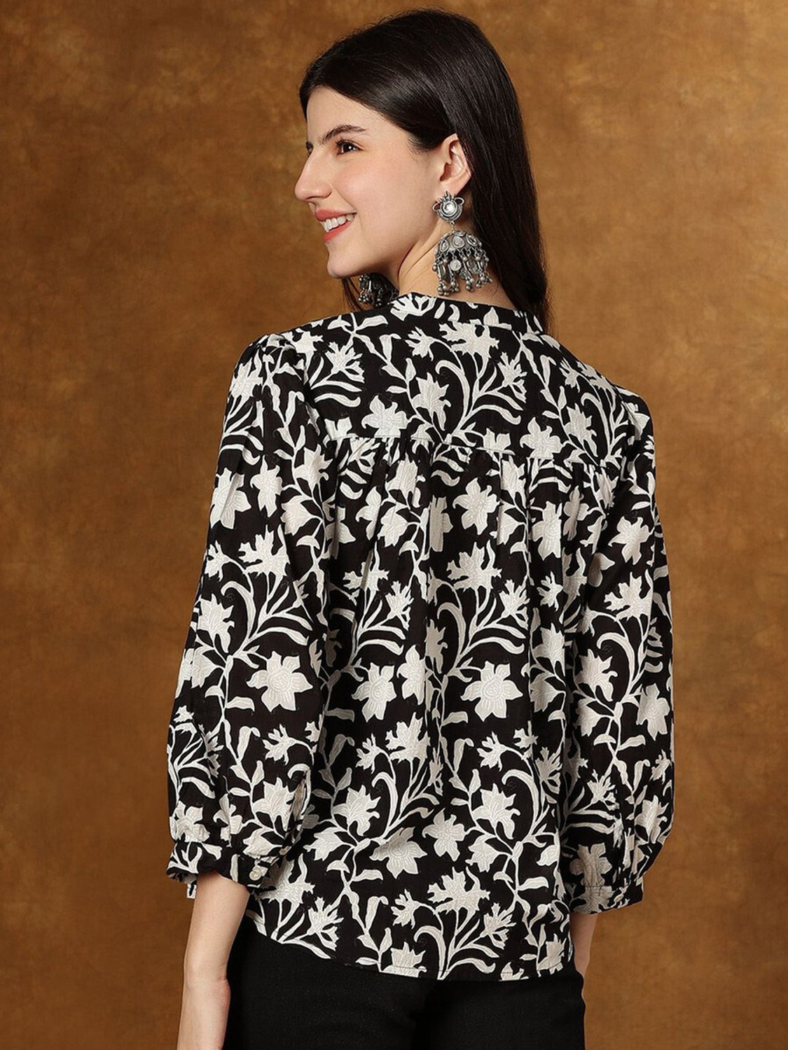 Image of Kavisaa Casual Regular Sleeves Printed Women Black Top