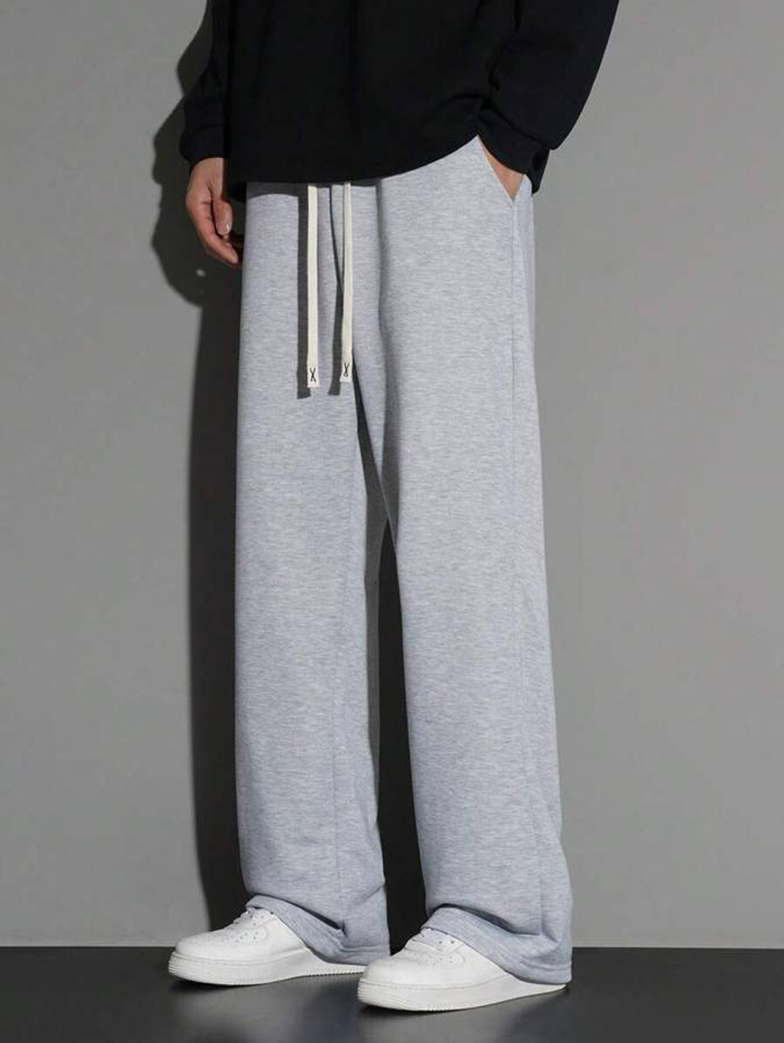 MAYGYQ Men Grey Track Pants - Image 1