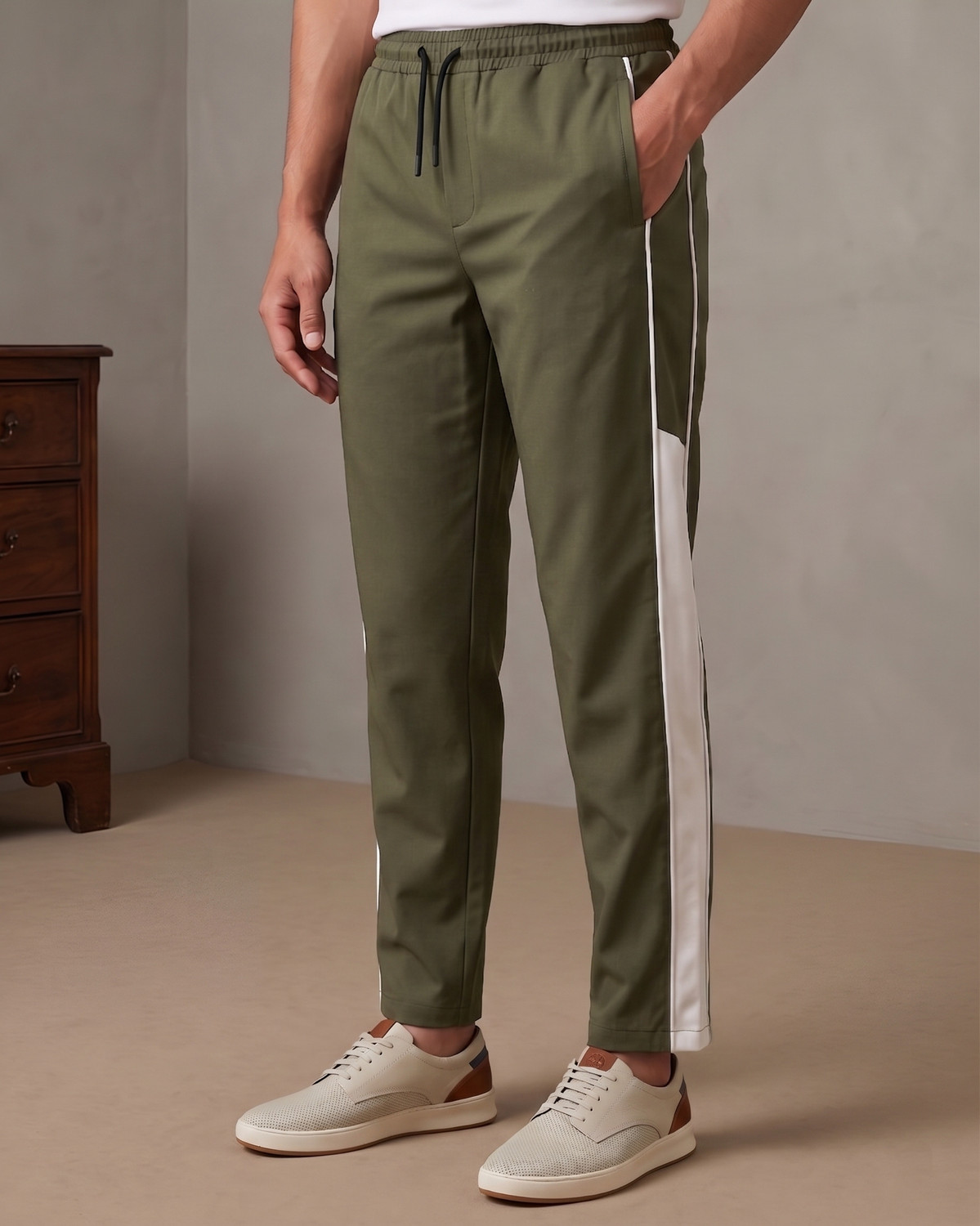 Image of UZARUS Men Printed Brown Track Pants