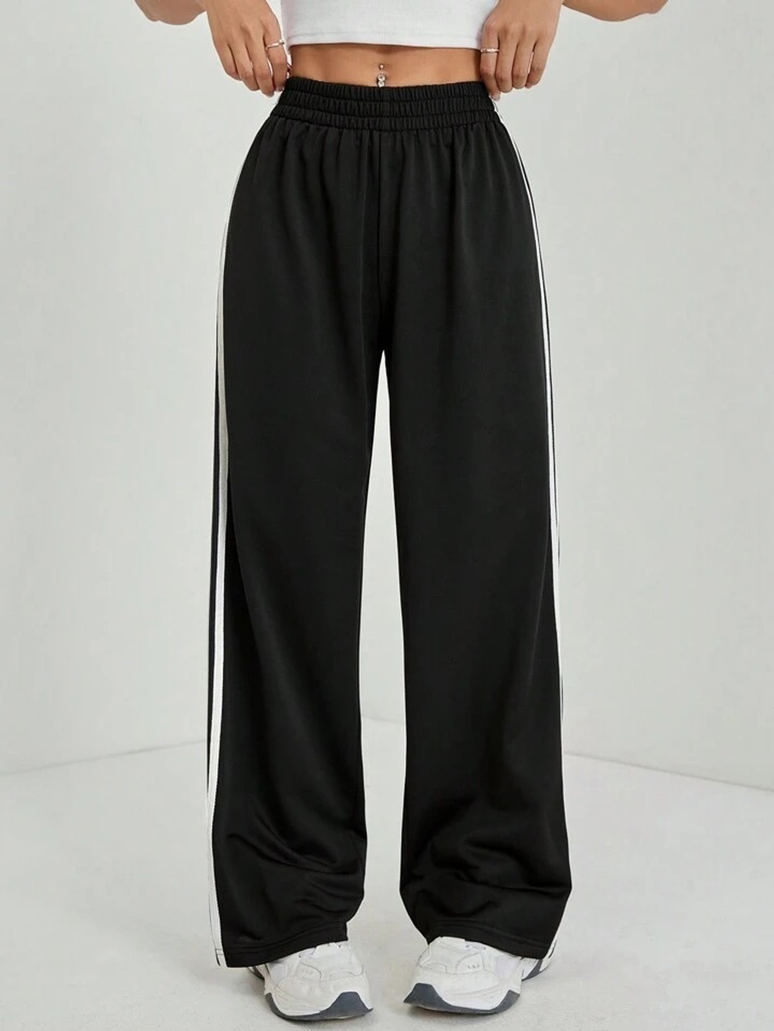 Image of Roadster Pack of 2 Women Relaxed Multicolor Cotton Blend Trousers
